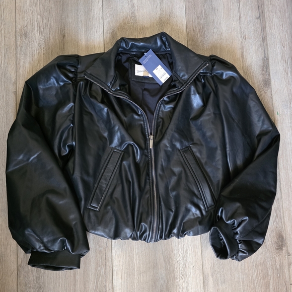 Universal Thread Black Gathered Bomber Jacket - Picture 4 of 5